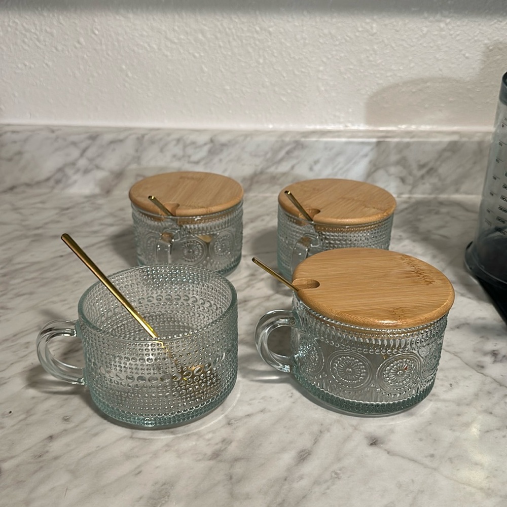 Glass cup set
